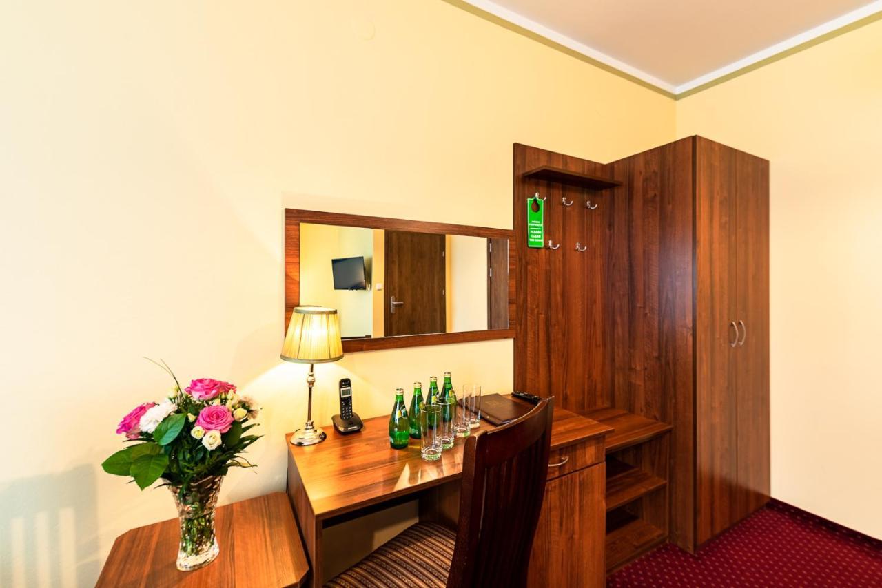 Hotel Kasztelan Dobczyce Exterior foto